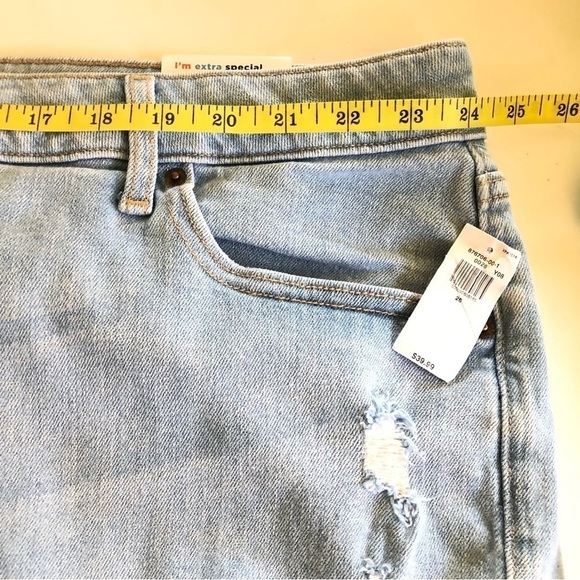 Old Navy High-Waisted Button-Fly O.G. Ripped Cuffed 5”inseam Jean Shorts Size 26 - Picture 8 of 11